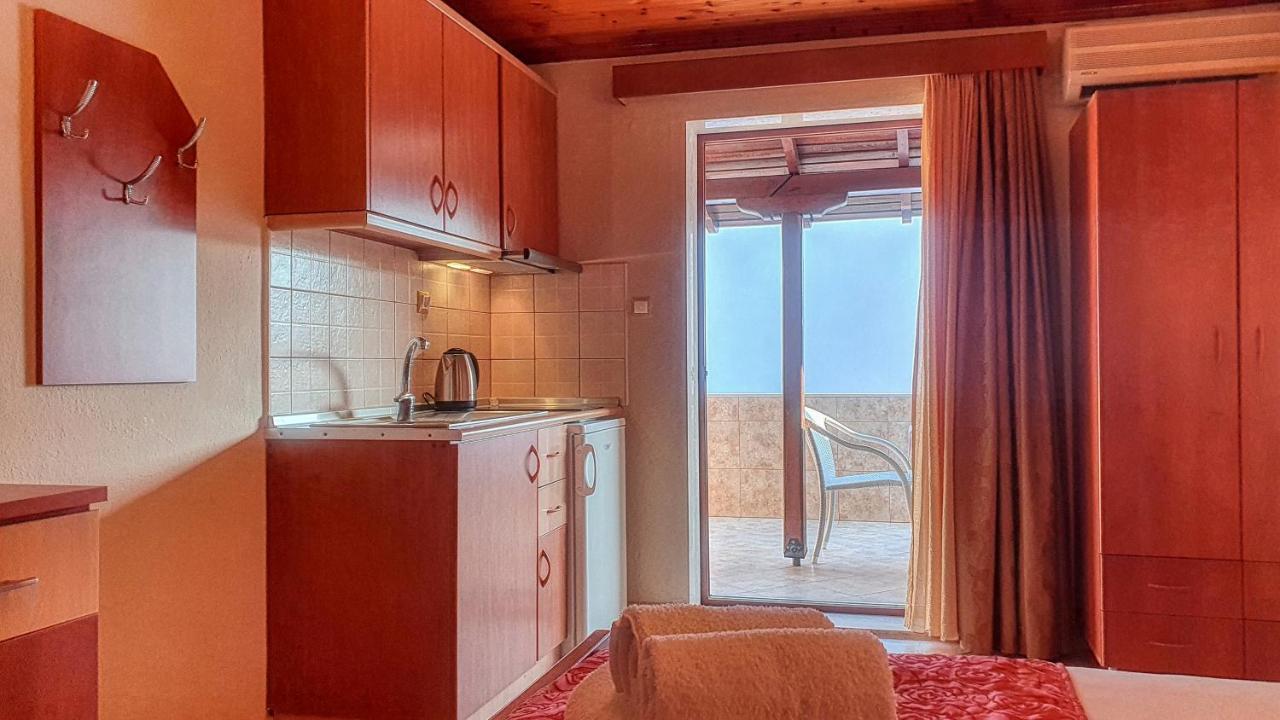 فندق Rodon Garden Centre سارتي المظهر الخارجي الصورة
